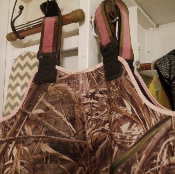 Gator Waders large womens pink camo - Picture 2 of 5
